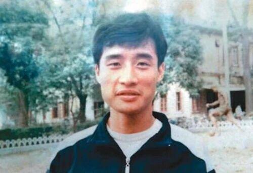 皇冠体育平台-兴宁一县六国脚之一，1989年世预赛国足主力，广东队后卫张小文